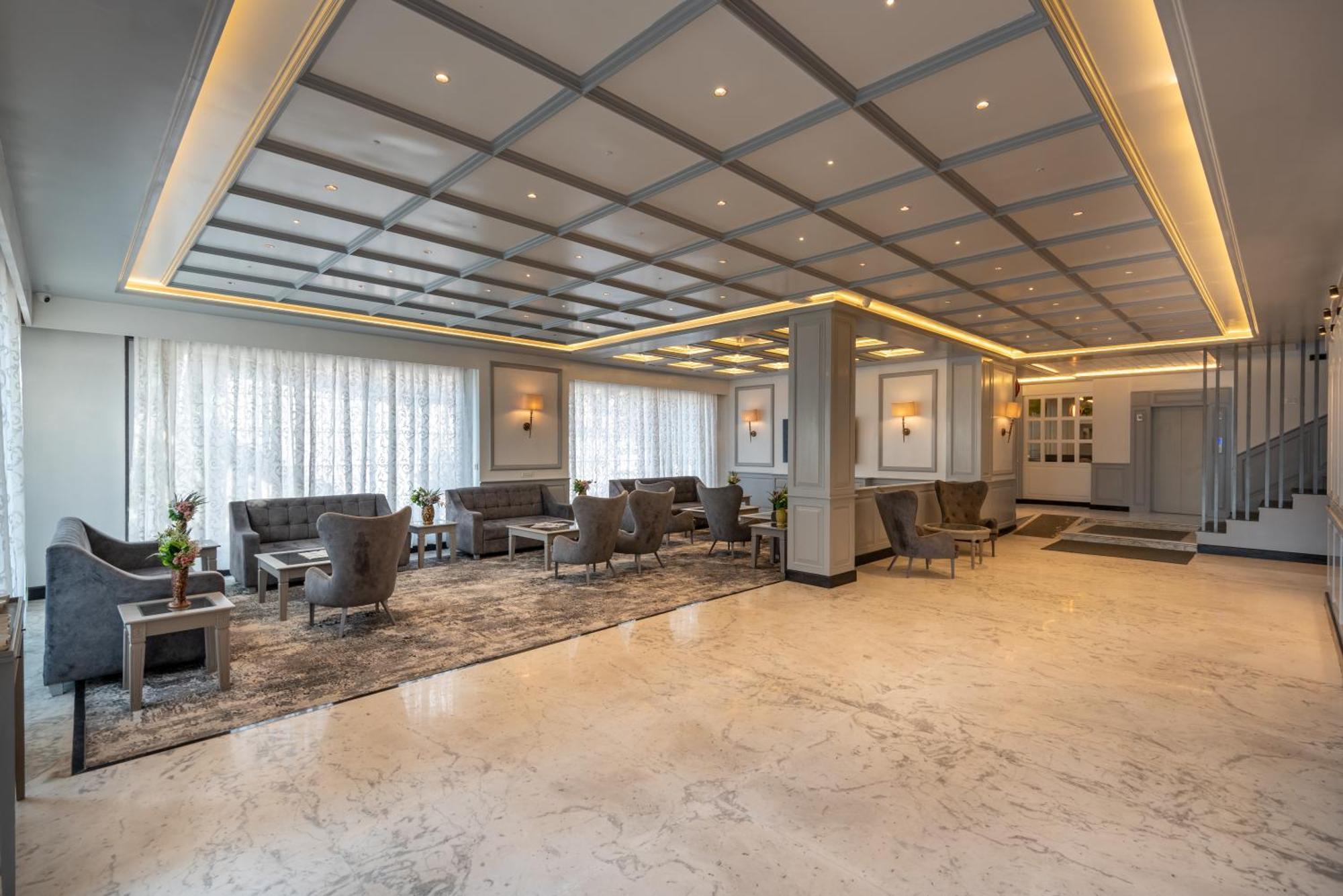 Hotel Grand Boulevard Durgjan Extérieur photo