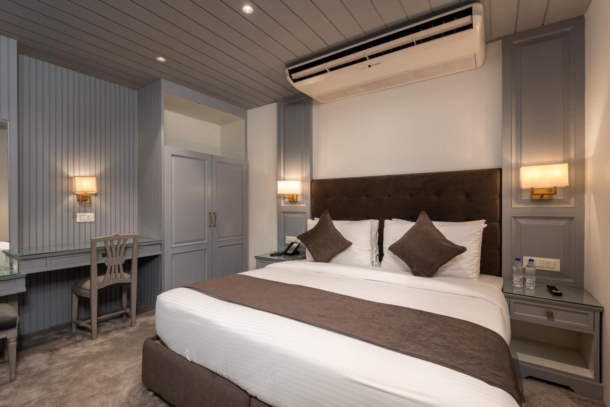 Hotel Grand Boulevard Durgjan Chambre photo