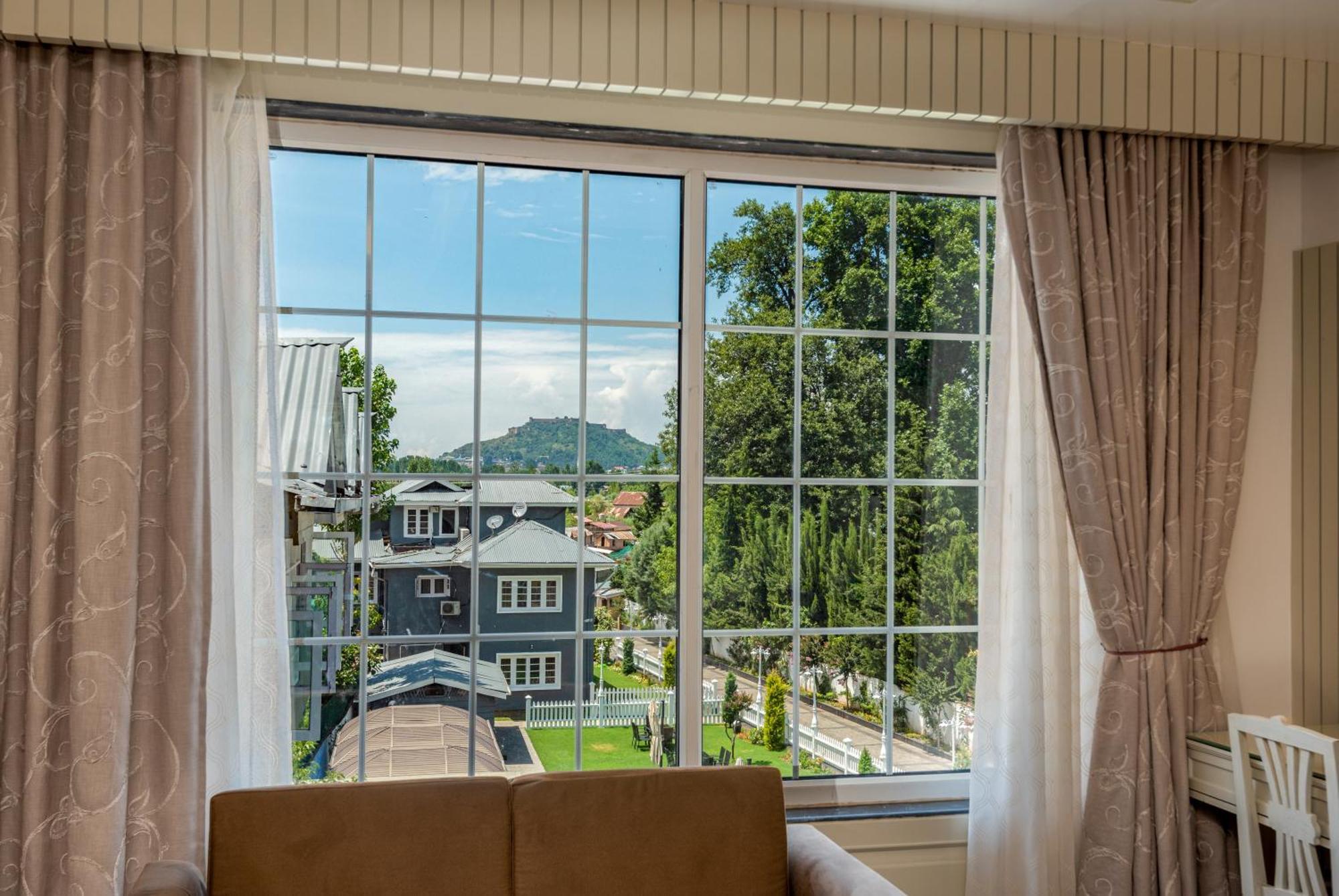 Hotel Grand Boulevard Durgjan Chambre photo