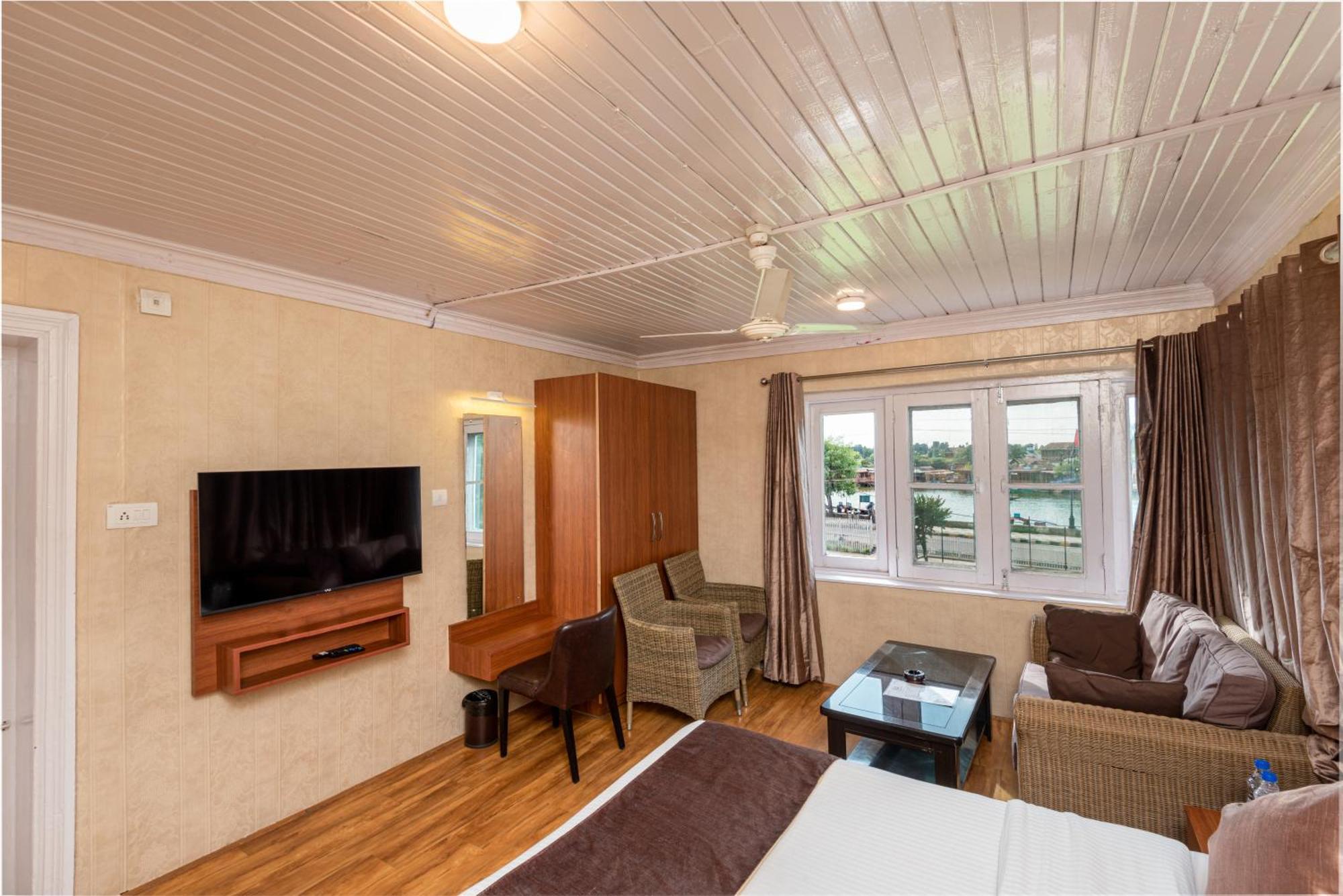Hotel Grand Boulevard Durgjan Chambre photo