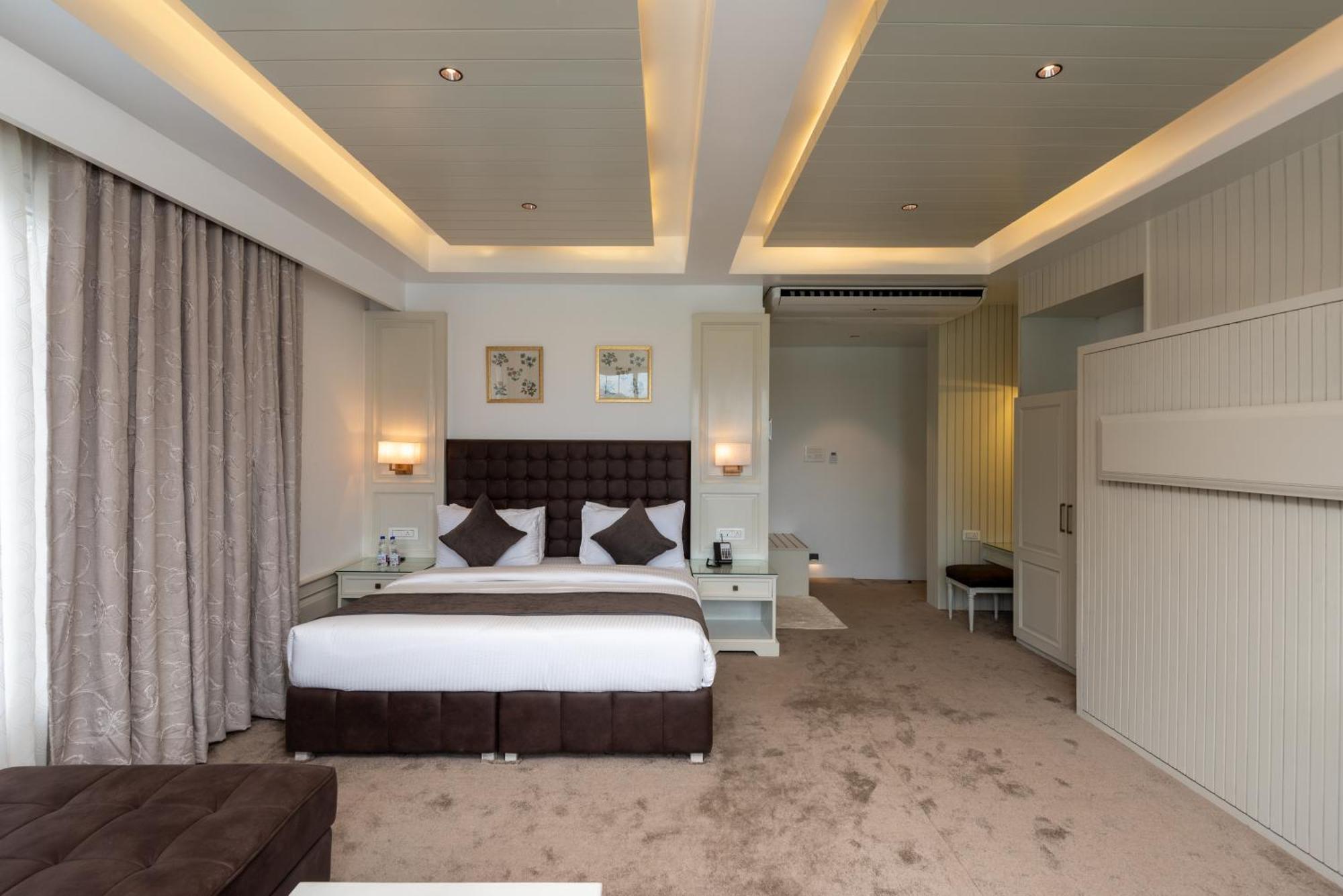 Hotel Grand Boulevard Durgjan Chambre photo